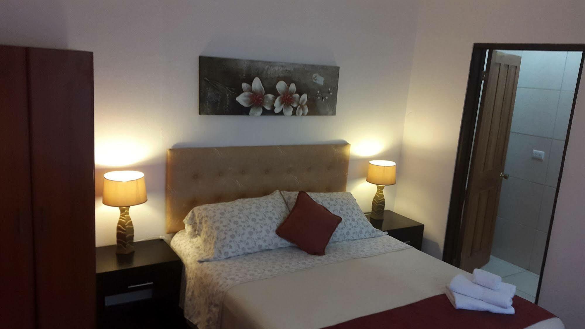 Hotel Dream House Escazu サンホセ エクステリア 写真